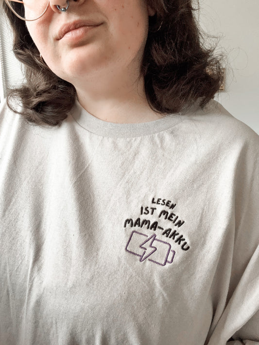 'Lesen ist mein Mama-Akku' T-Shirt